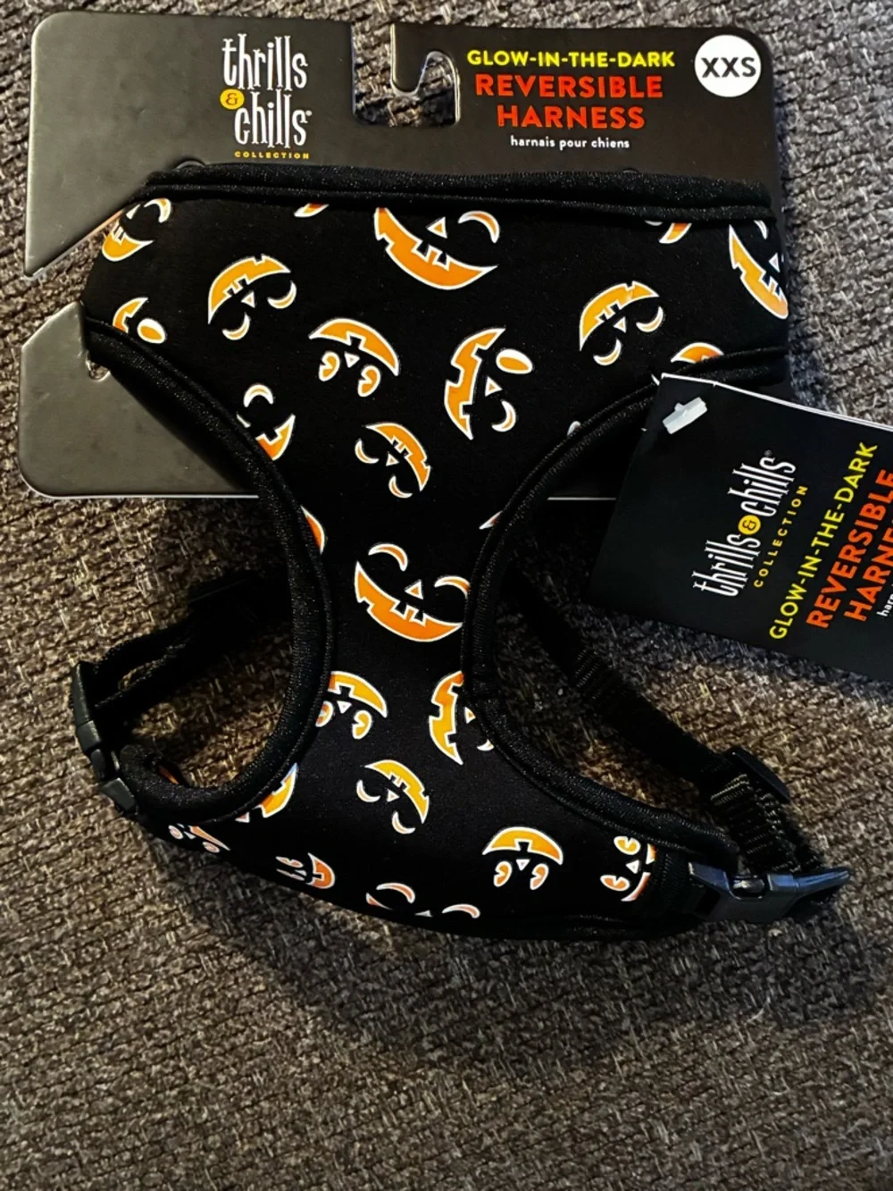 Thrills & Chills Glow-in-the-Dark Reversible Dog Harness NWT– XXS